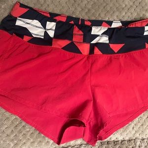 Oiselle Rinning shorts-red